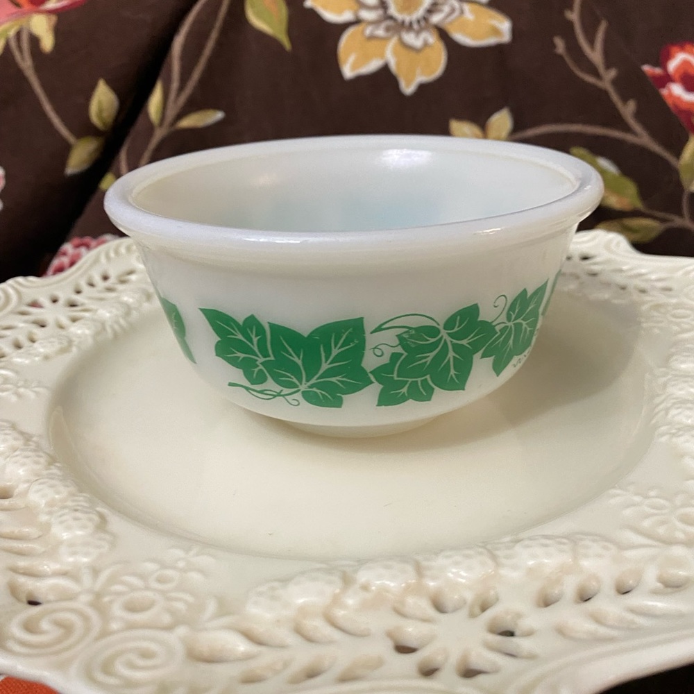 Rare Hazel Atlas Milk Glass Ivy Bowl #2